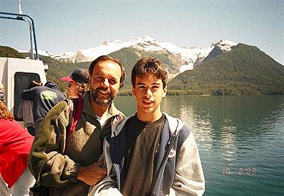 Navegando El Lago Menendez