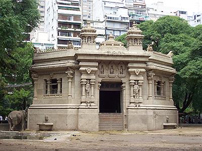 Zoo de Bs.As. (recinto elefantes)