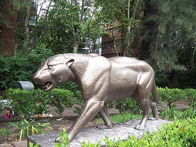 Zoo-Monumento a los felinos-