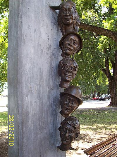 Monumento a A.Olmedo (Personajes)