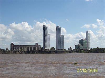 Vista del Puerto Norte y Torres Dofines Guaranì