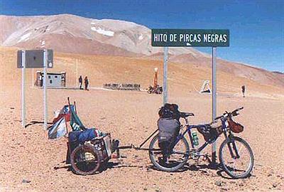 Cartel en el Paso de Pircas Negras