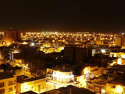 Vista desde arriba y de noche