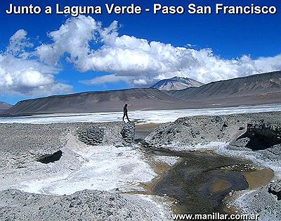 junto a la Laguna Verde