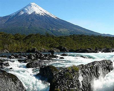 Volcán Osorno, desde los Saltos de Petrohué