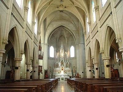 Interior de la Iglesia Catedral de Azul