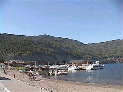 Embarcadero sobre el Lacar