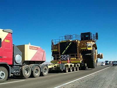 Camion minero en la ruta 5