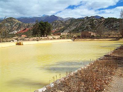Vieja usina sobre el Rio Amarillo