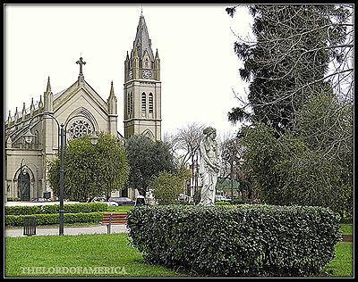 Plaza e iglesia, Partido de Lobos
