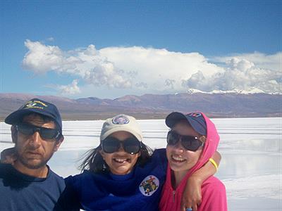 Familia Rosas Pisano en las salinas de jujuy