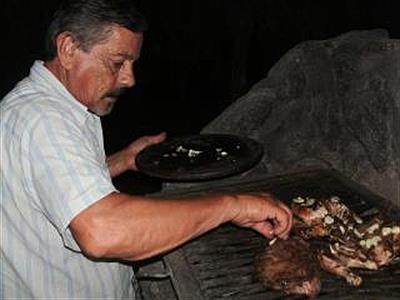 ASADITO, LOMO GUANACO Y POLLO