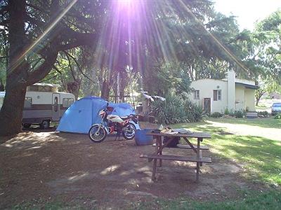 Nuestra carpa y moto