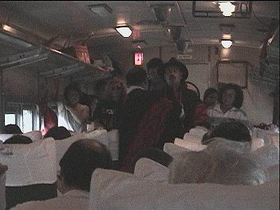 Grupos folklóricos a bordo del tren