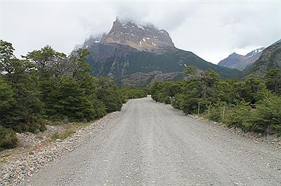 Camino a Lago del Desierto