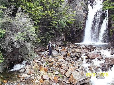 Agua pal mate en la cascada