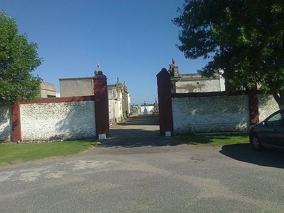 Entrada a la Necrópolis