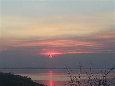 Atardecer en el Lago Mari Menuco Neuquen
