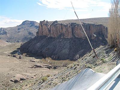 Camino a Cueva de las Manos