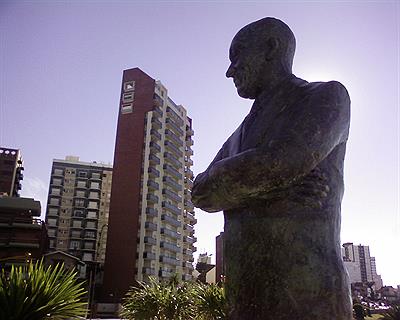 Estatua de Alberto Olmedo