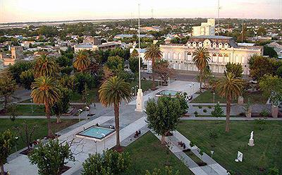 Plaza Dardo Rocha y Palacio Municipal
