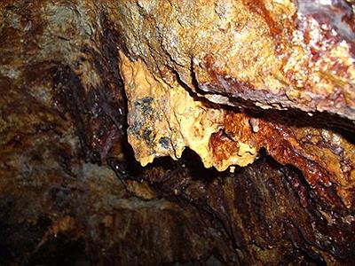 Interior de la mina de oro