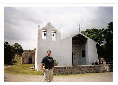 Capilla camino a los Tuneles.