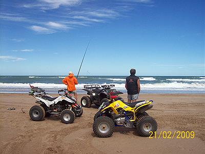 mi primo tratando de pescar??