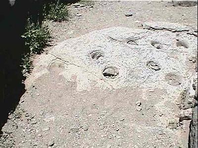 Morteros excavados en la roca