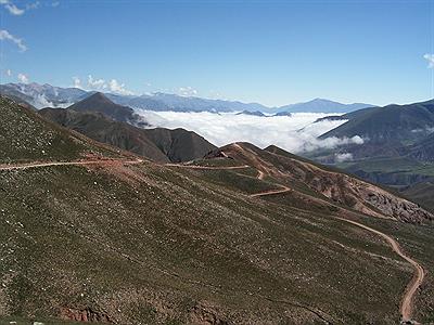 Camino a Iruya entre nubes