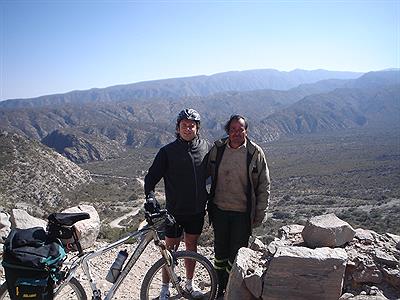 Camino a la chilca un paisano en medio de la montaña,SOLO