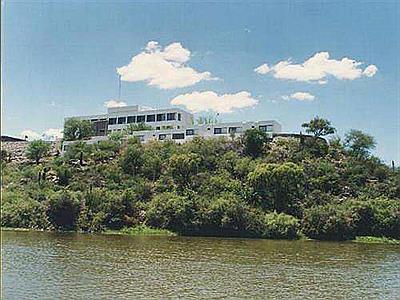 Hostería de ACA a orillas del dique