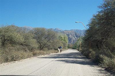 Camino de acceso a las Ruinas de Shinkal