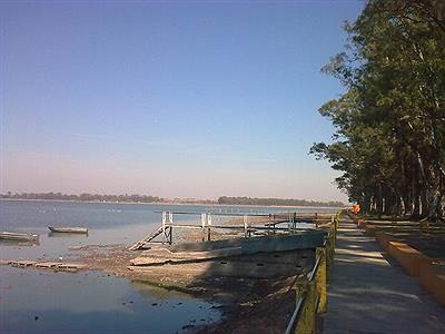 Costanera Municipal y laguna