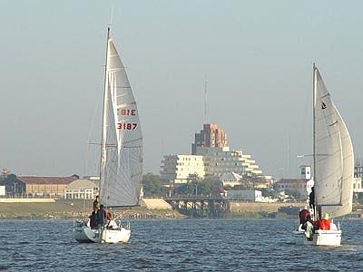 Navegando por el Rio Paraguay